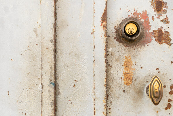 Visible Rust on Fixtures or Hardware